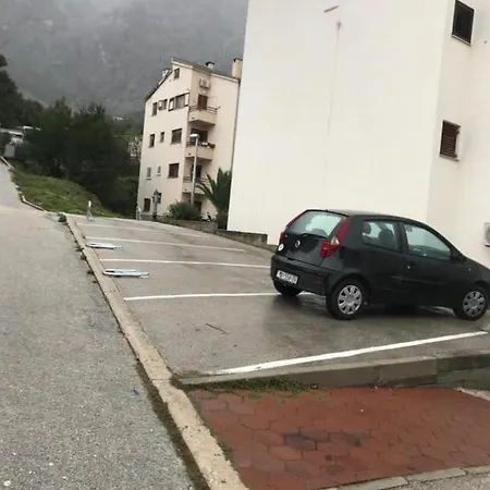 With A Parking Space - 20195 * Makarska
