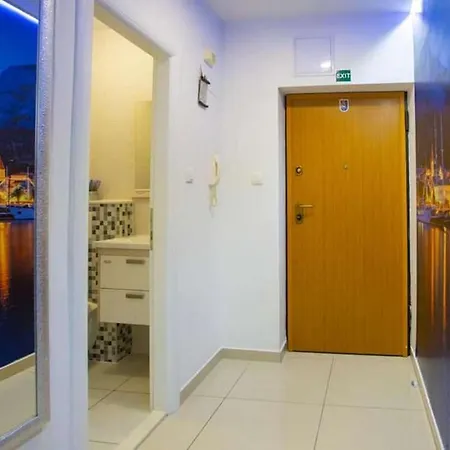 With A Parking Space - 20195 Apartment Makarska